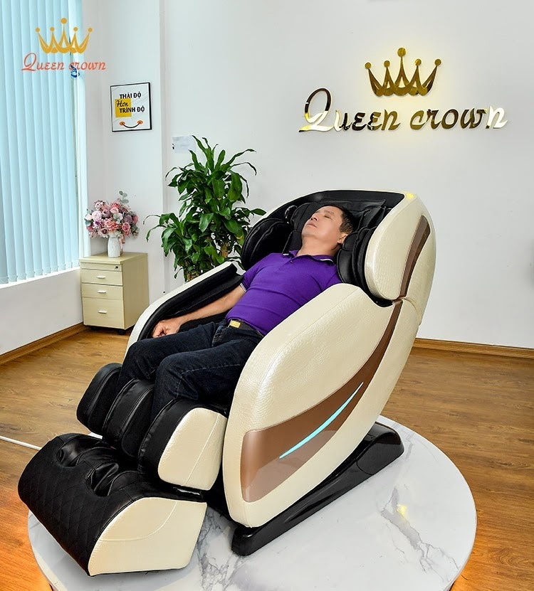 Ghe Massage Queen Crown Qc Cx7 Duoc Lam Tu Da Pu Cao Cap